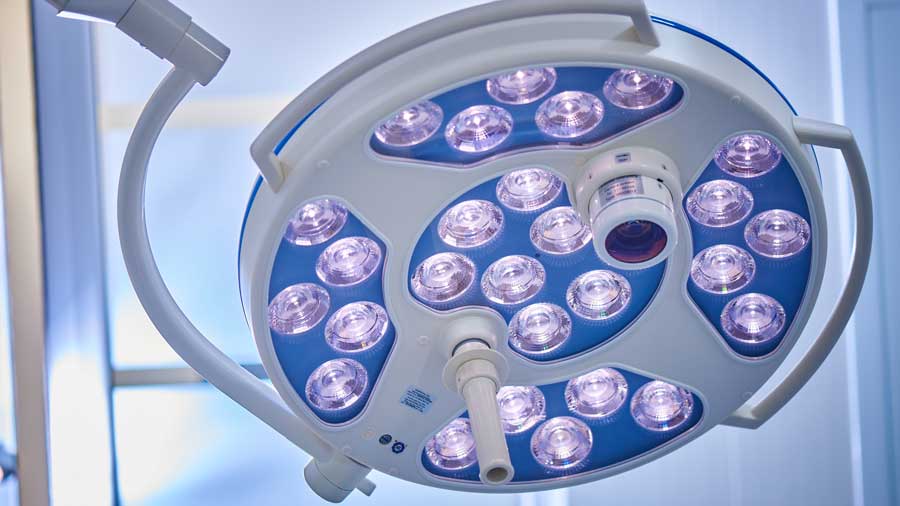 Brightly lit operating room for emergency dental treatments