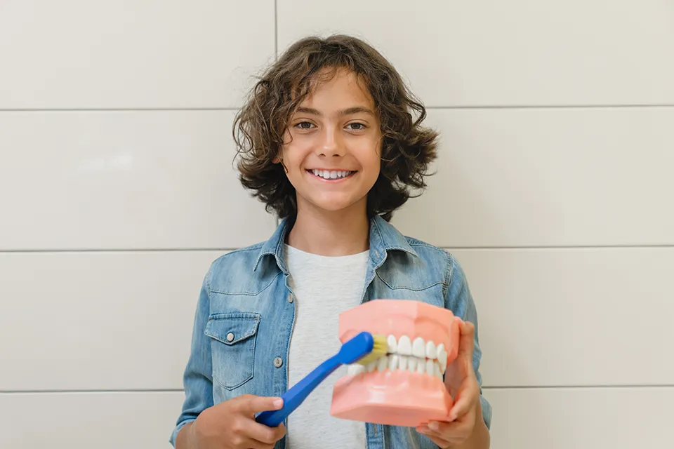 Tips to Brush Kids' Teeth