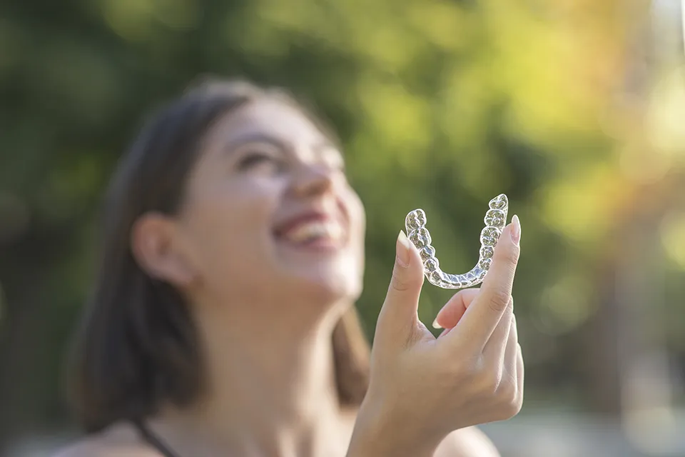 Invisalign Cost Toronto: How Much Is It? Key Financial Tips