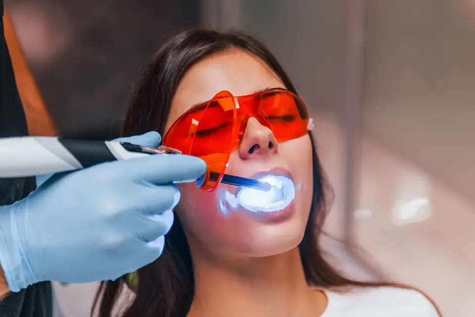 Teeth Whitening For Sensitive Teeth Toronto: A Practical, Comfortable Plan