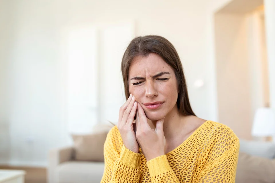 Tooth Sensitivity Treatment in Richmond Hill: What Your Teeth Are Trying to Tell You