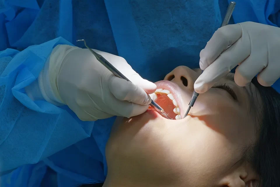 Why Does Swelling Occur After Wisdom Teeth Extraction?