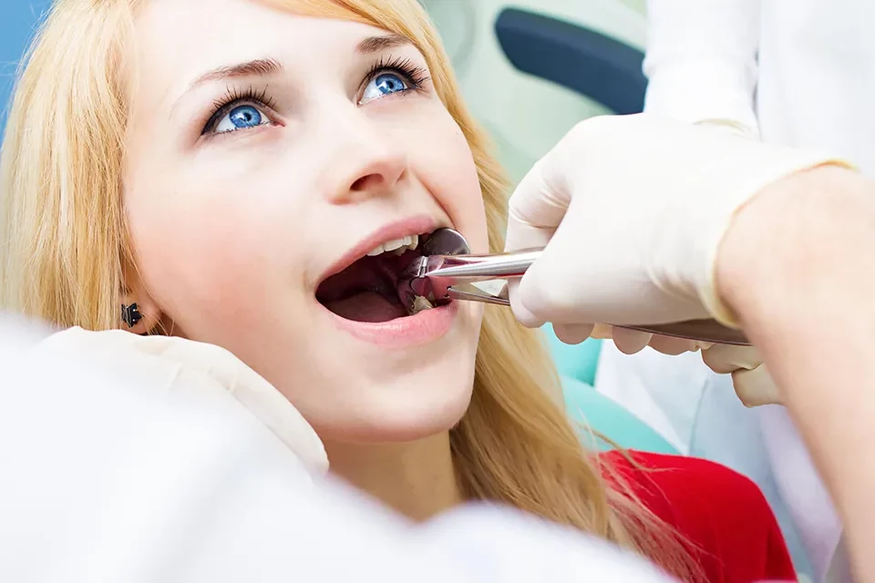 The Tooth Extraction Process: What To Expect During Your Appointment