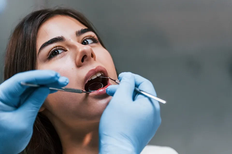 The Difference Between Dental Crowns and Veneers