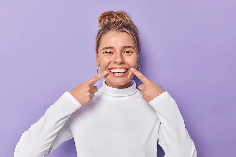 How Much Is Teeth Whitening in Toronto: Typical Price Ranges (They Vary by Factors)
